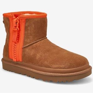 Brand New Ugg Mini with zipper - size 8